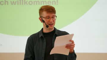 Matti Linke, Poetry-Slammer, liest seinen grandiosen Text zum Thema "Ehrenamt". Foto: BUND