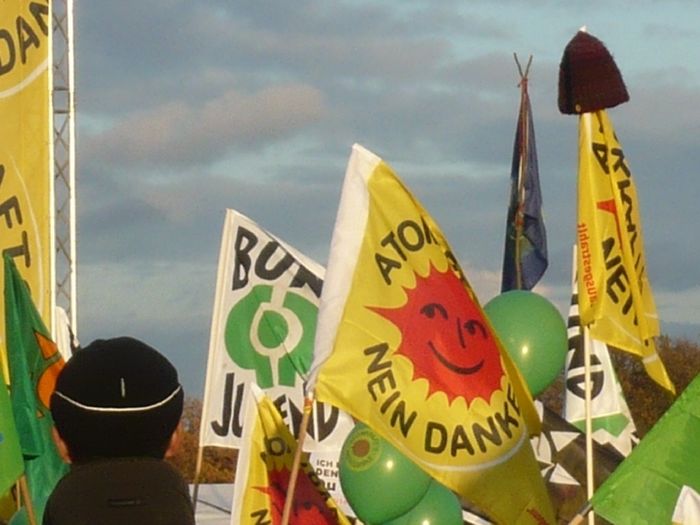 Bürger protestieren gegen ein Endlager in Gorleben.