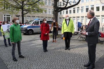 Protestaktion Gipskarst vor dem Niedersächsischen Landtag mit dem Niedersächsischen Ministerpräsidenten Stephan Weil am 29.04.2021