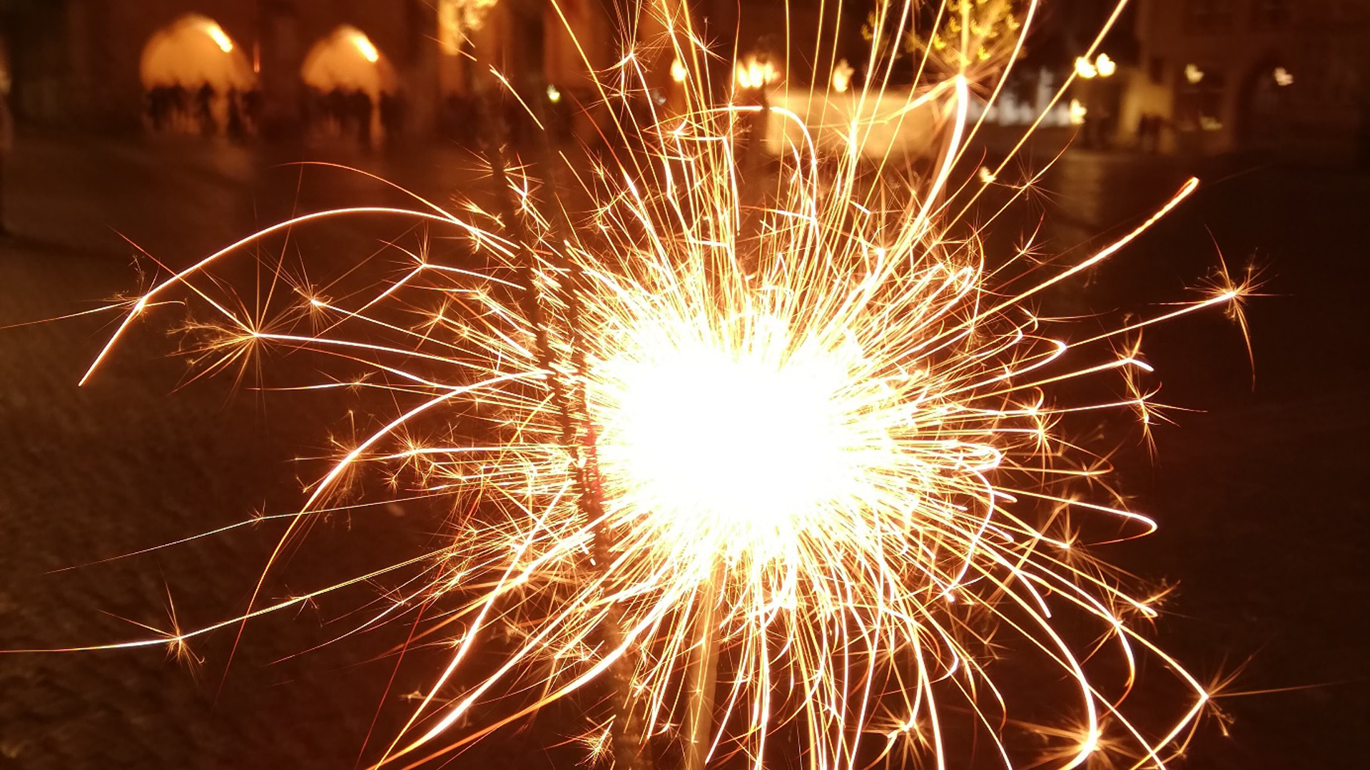 Wunderkerzen an Silvester. Foto: Szymiczek